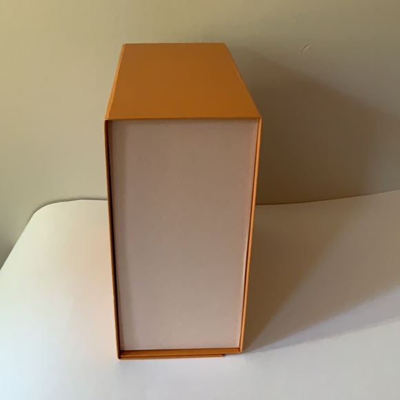 LOUIS VUITTON magnetic gift box -Medium/Large - Picture 2 of 4